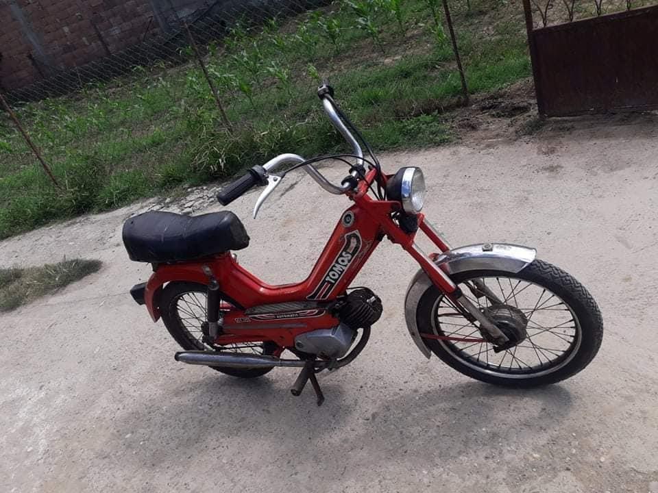 Tomos
