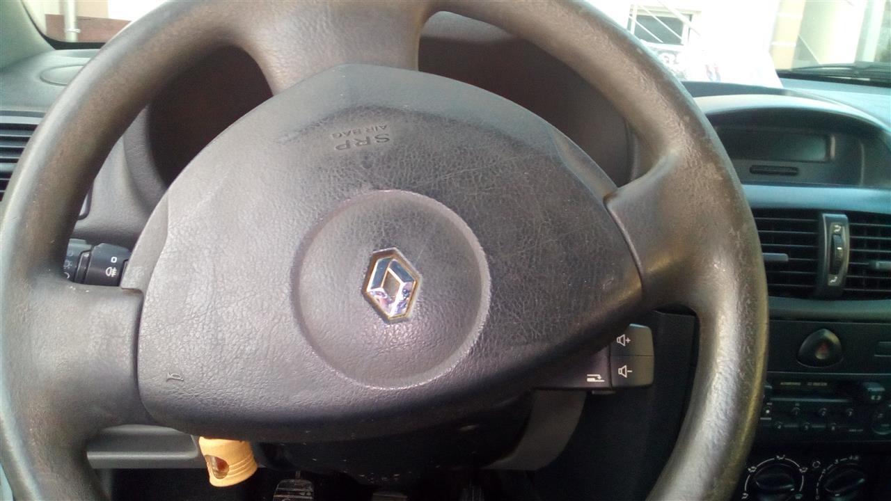 RENAULT-CLIO-1-2