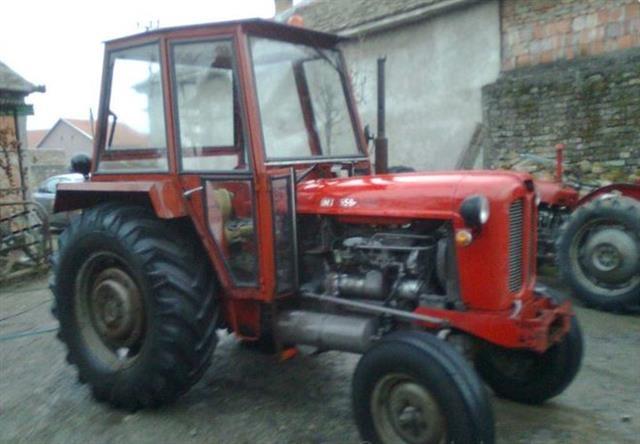 Traktor IMT558
