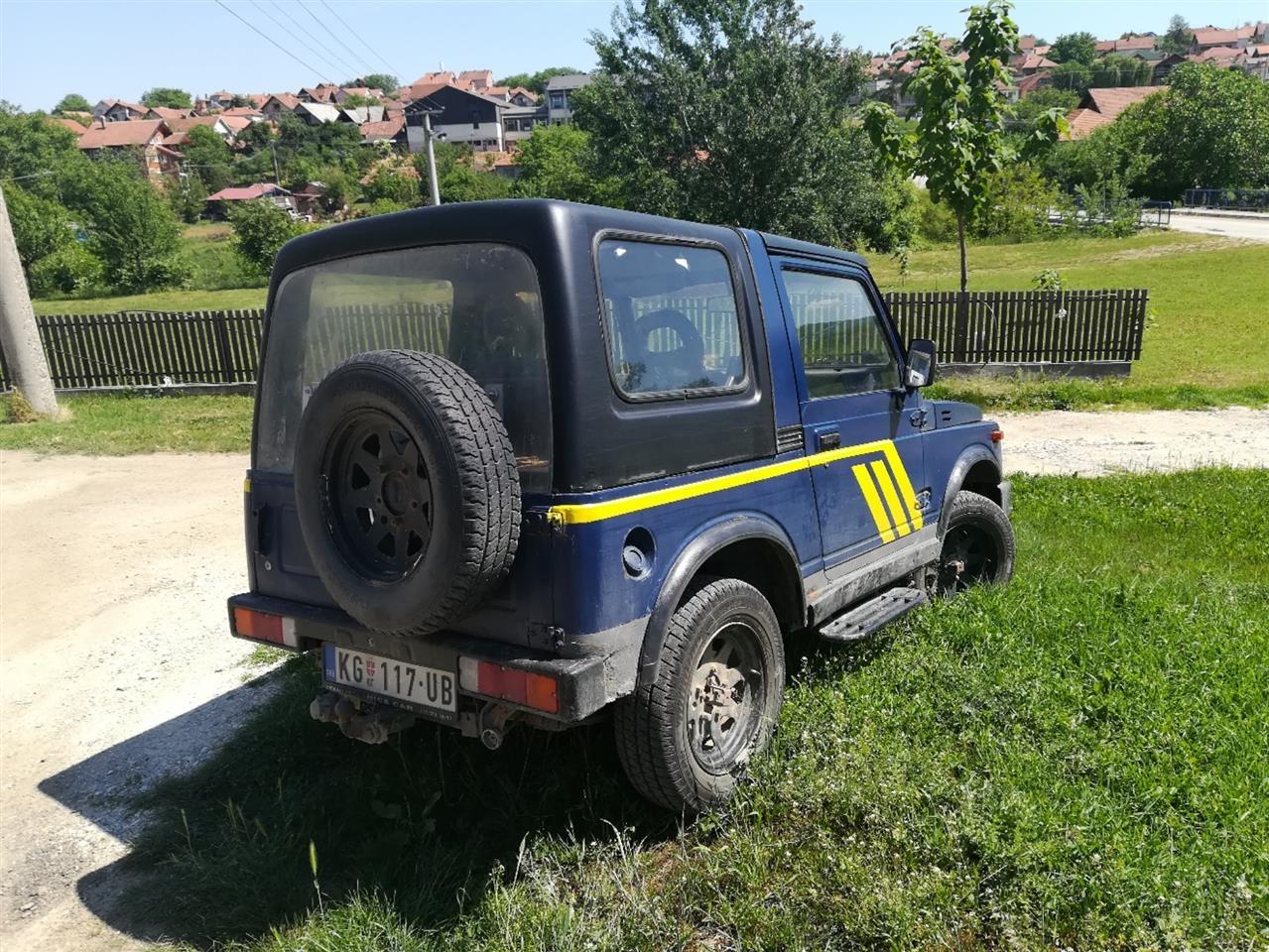 Na-prodaju-džip-SUZUKI-samurai-