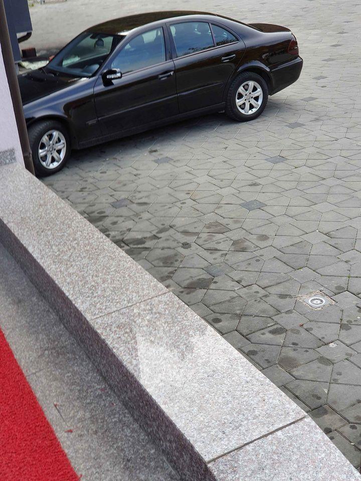 MERCEDES-E200