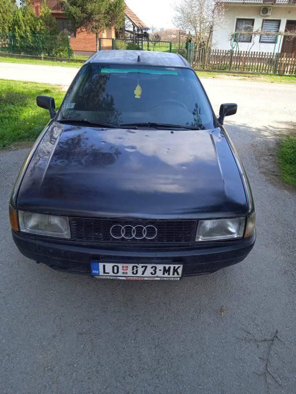 Audi-80-jaje