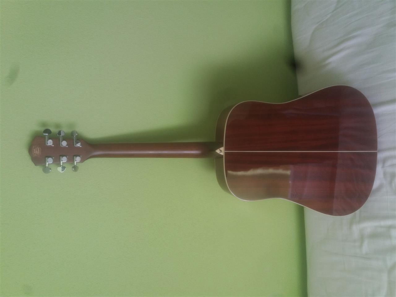 Gitara-WASHBURN