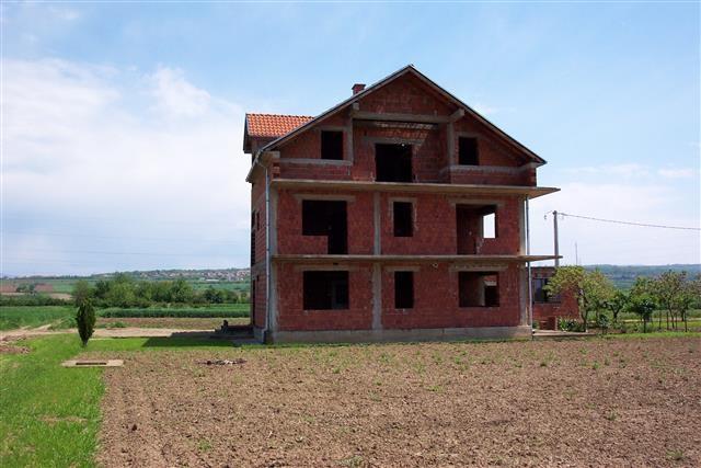 Kuca 400m2 u Bubanj selu