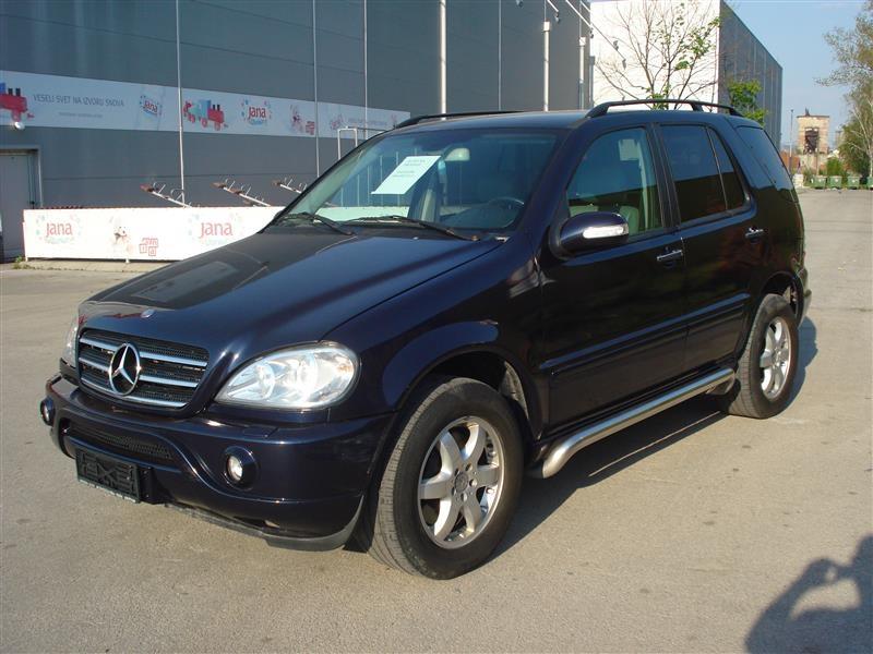 Mercedes-ML400--02-U-ODLICNOM-STANJU