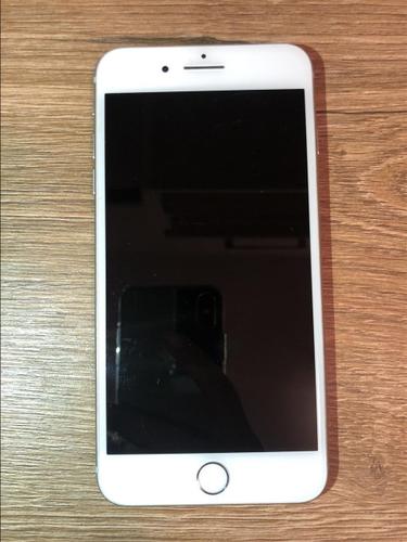 Prodajem iPhone 8+