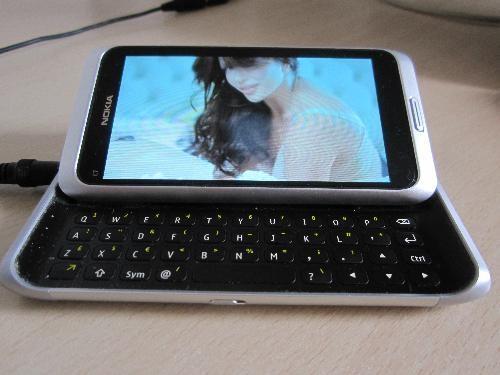 Nokia E7