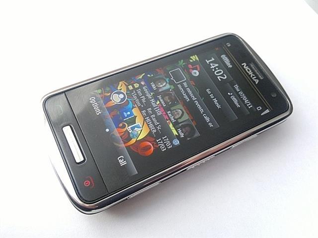 Nokia-C6-01