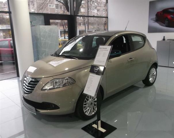 Lancia-Ypsilon-evo-2-elefantino--13