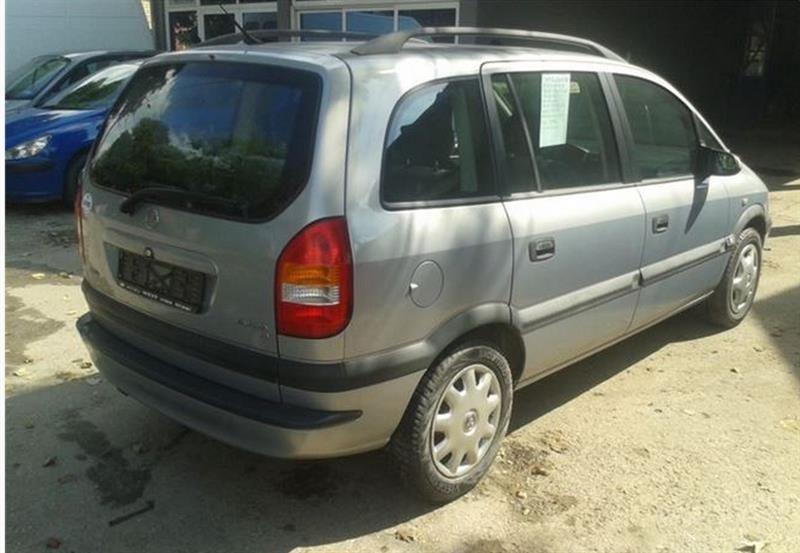 Opel-Zafira-1-8-16V--02
