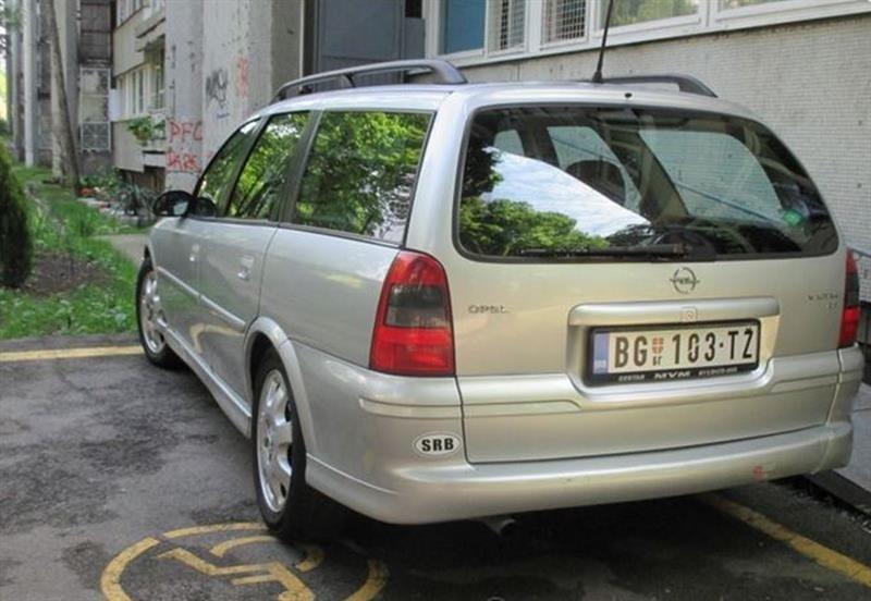 Opel-Vectra-b--01