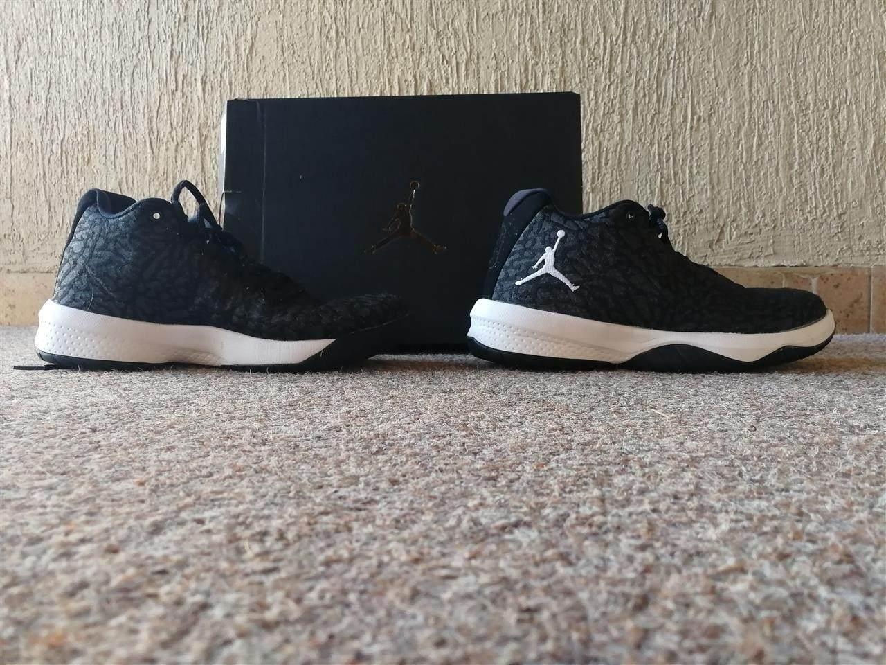 JORDAN-FLY-BG