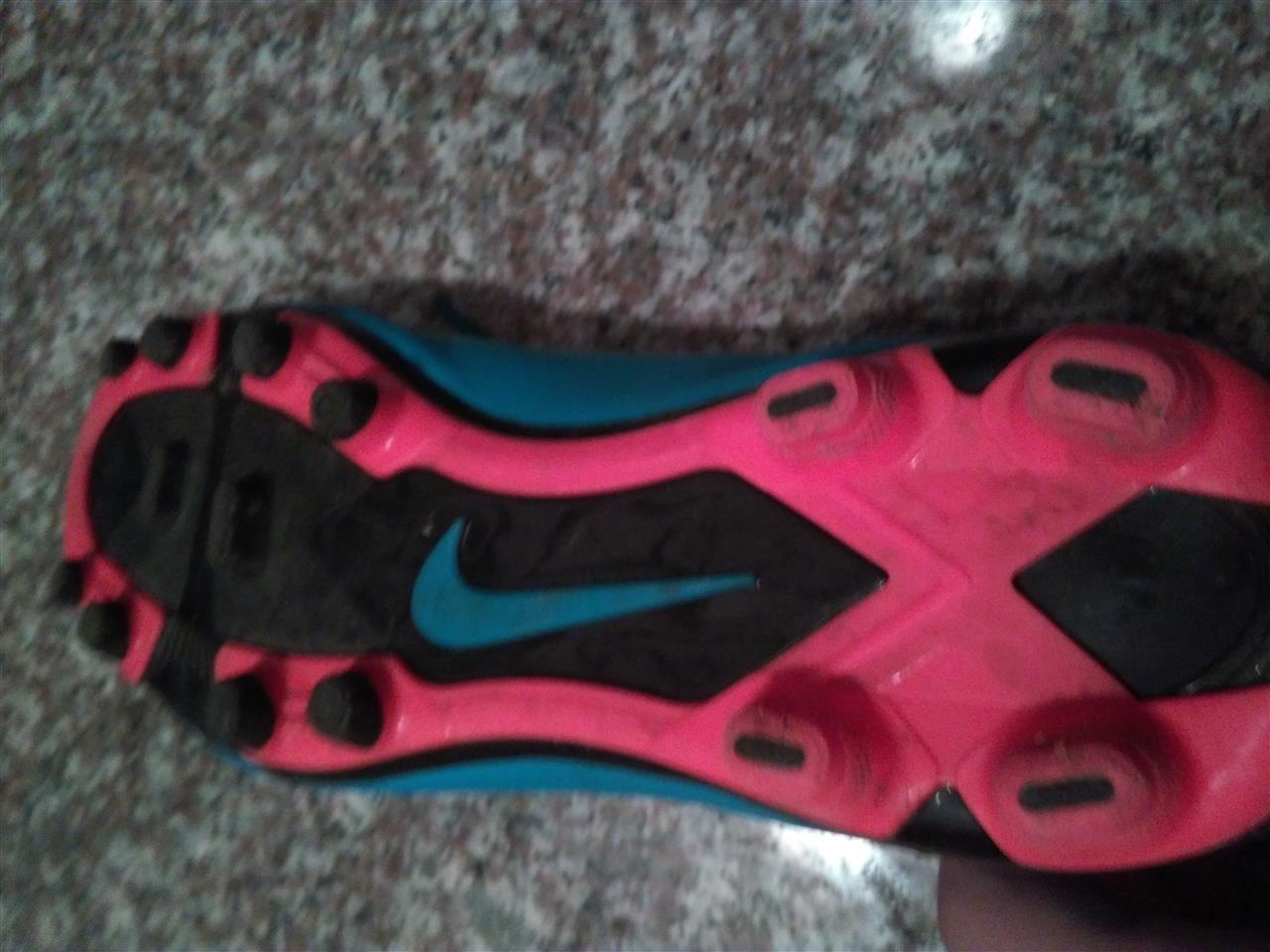 Nike-Hypervenom-Phade-FG-Broj-41