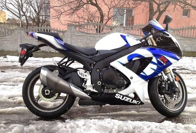 Suzuki-GSX-R-600--09