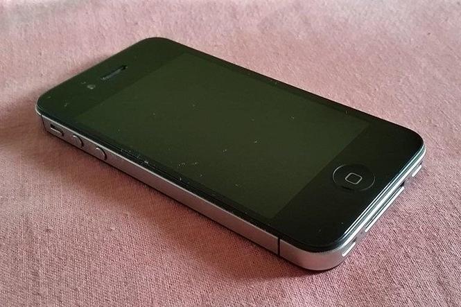 Apple iPhone 4S 8GB 2014
