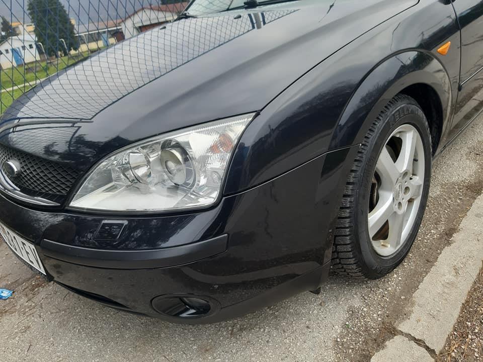 Ford-Mondeo-2004