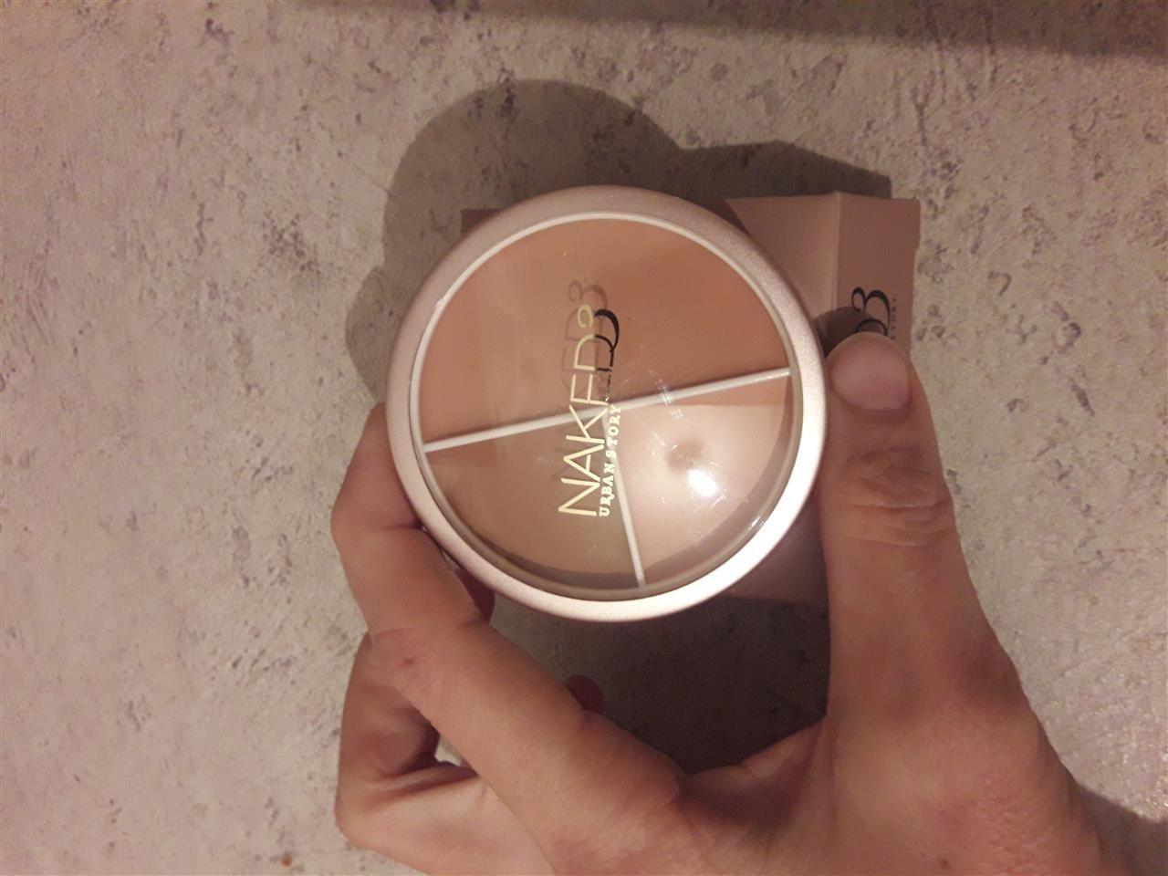 Naked-3-puder-