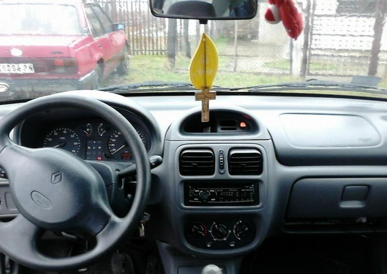 Renault-Clio-1-4--01