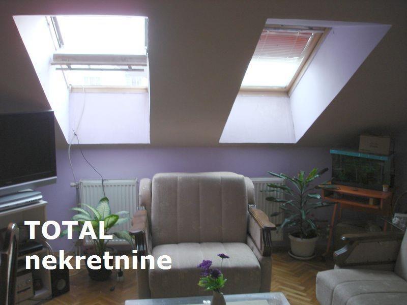Uknjizen-troiposoban-duplex-stan