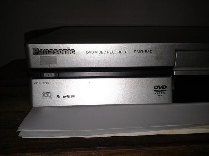 PANASONIC DMR-E50 dvd recorder