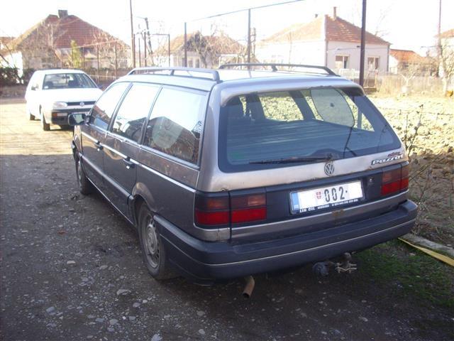 VW-Passat-B3--93