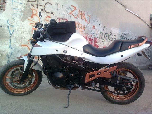 Suzuki-gsx600f