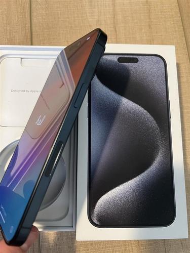 otključaj iphone 15 pro max 256GB