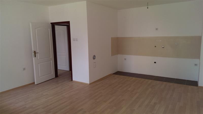 Stan-43m2-Nis--Pantelej--Studenicka-useljivo