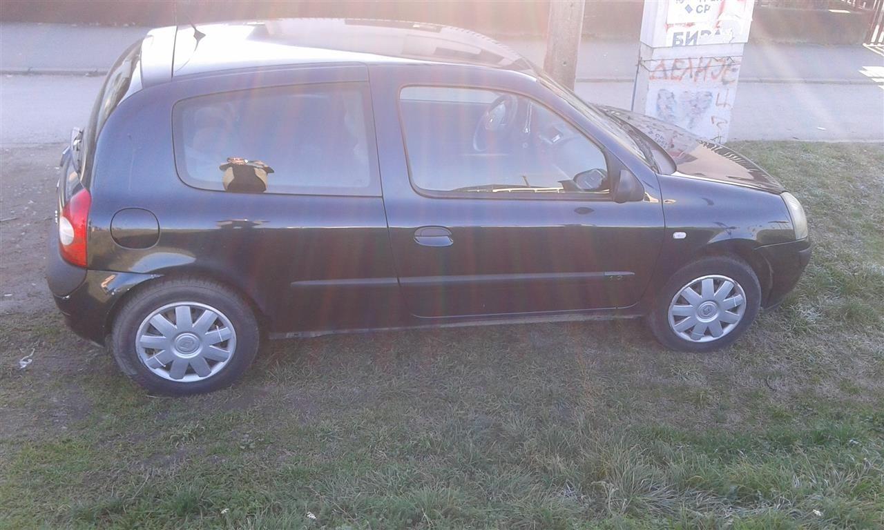 Renault-Clio--04-Super-Stanje