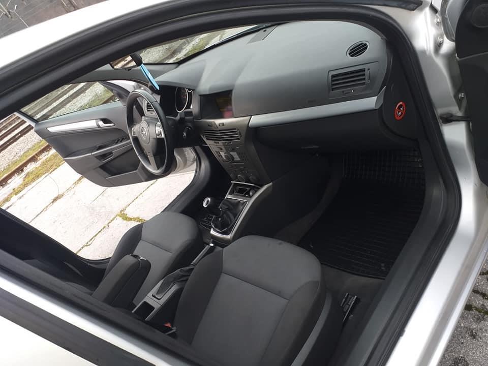 Opel-Astra-H