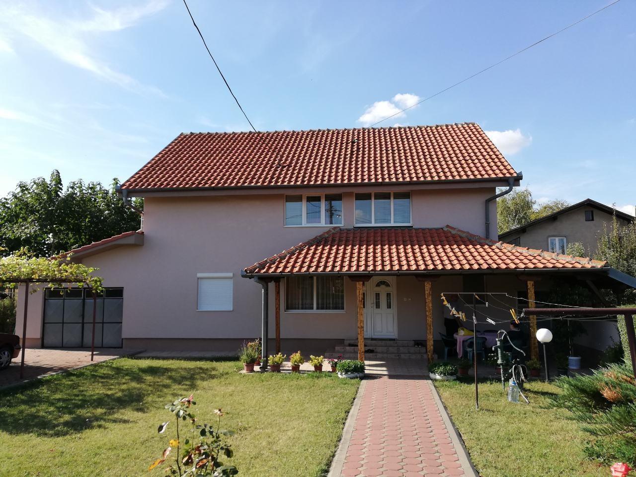 Na-prodaju-kuca-