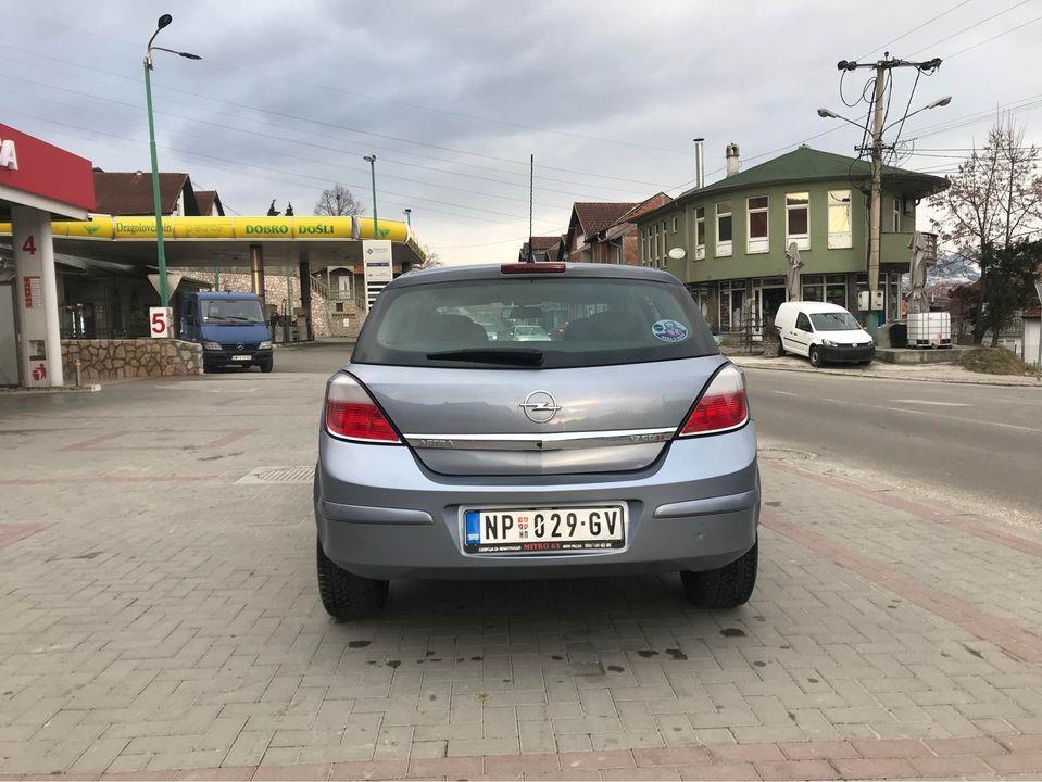 Opel-Astra