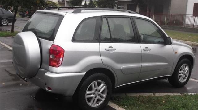 Toyota-RAV-4--01--