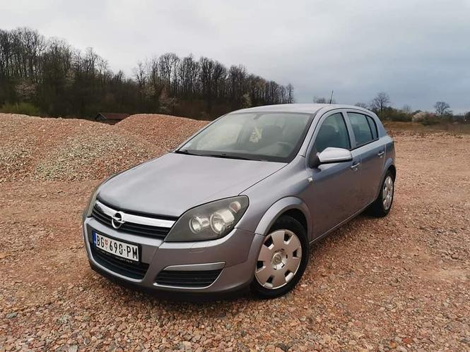 Opel Astra moze zamena