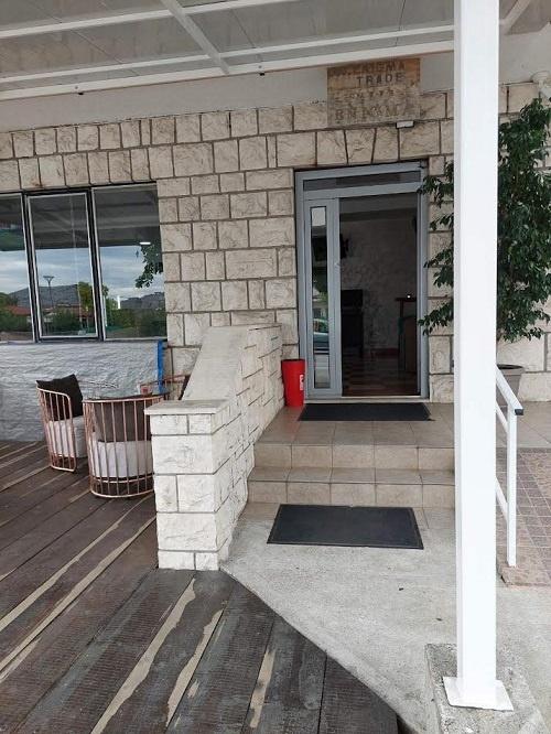 Potrebne-radnice--Caffe-Enigma