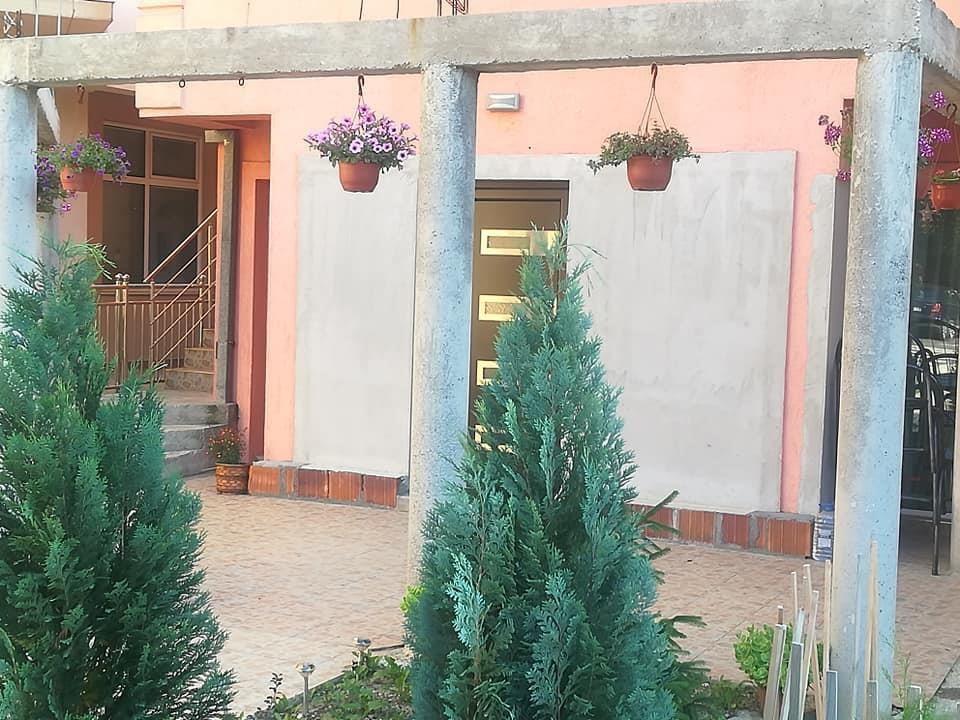 Izdajem