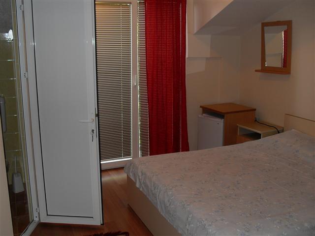 Sobi-i-studija-vo-Ohrid