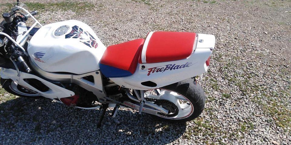 Honda-cbr-900rr-0613131447