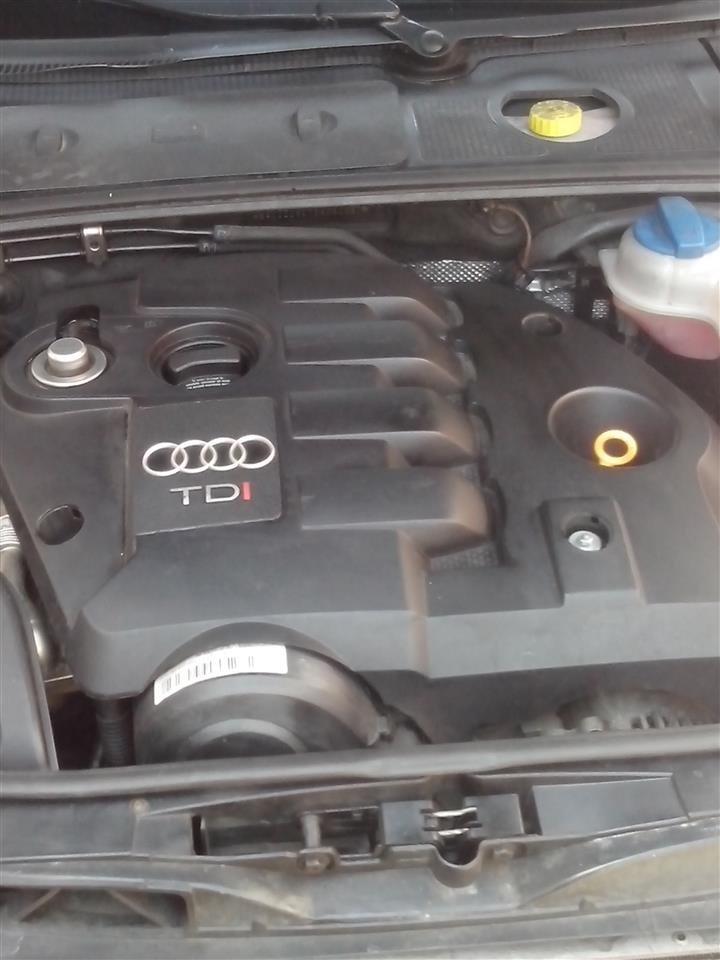 Audi-A4--04