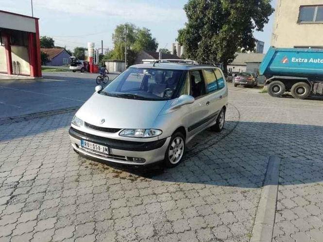Reno espejs 2.2 dci