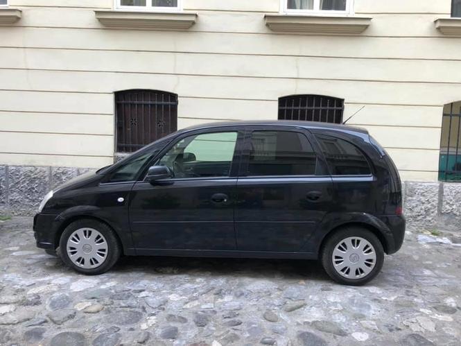 Opel Meriva 
HITNO