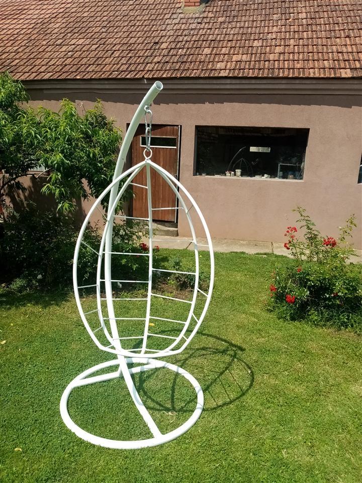 Bastenska-ljuljaska-jaje-