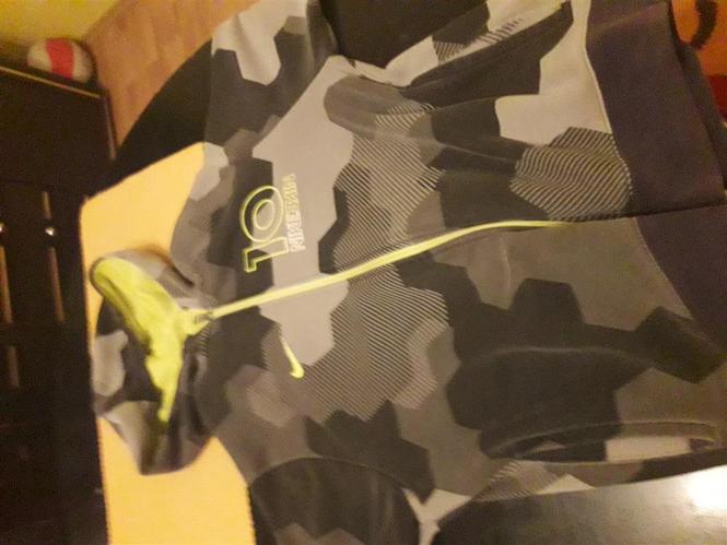 Duks Nike