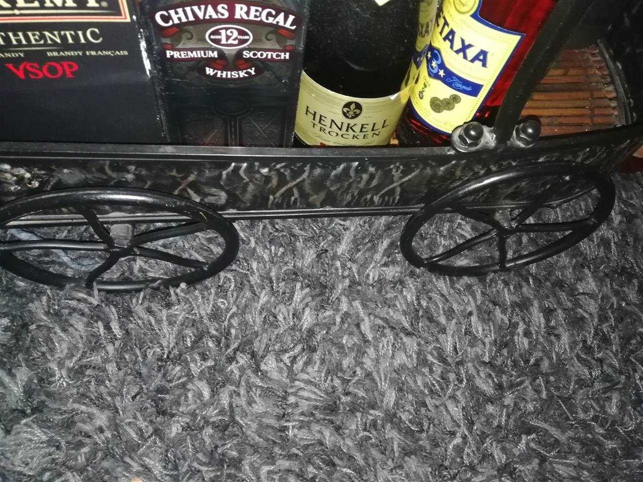 Stalak-za-flaše-kovano-gvožđe-