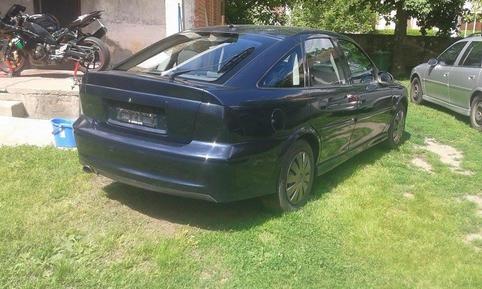 Opel-Vectra-B-1-8-2001--