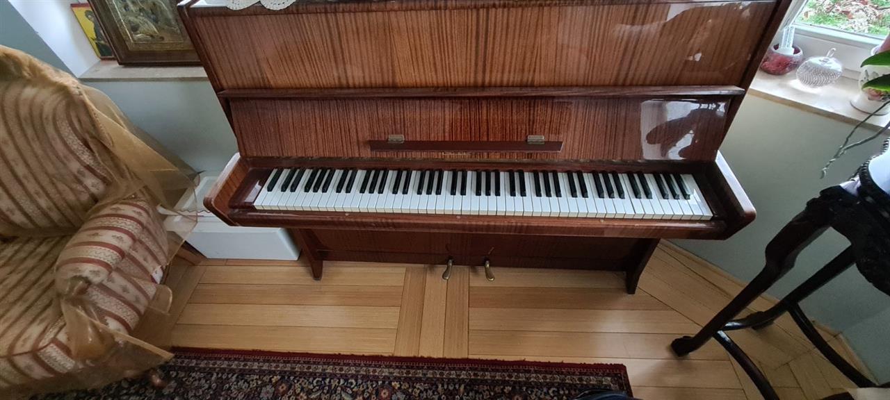 Pianino-Petrof