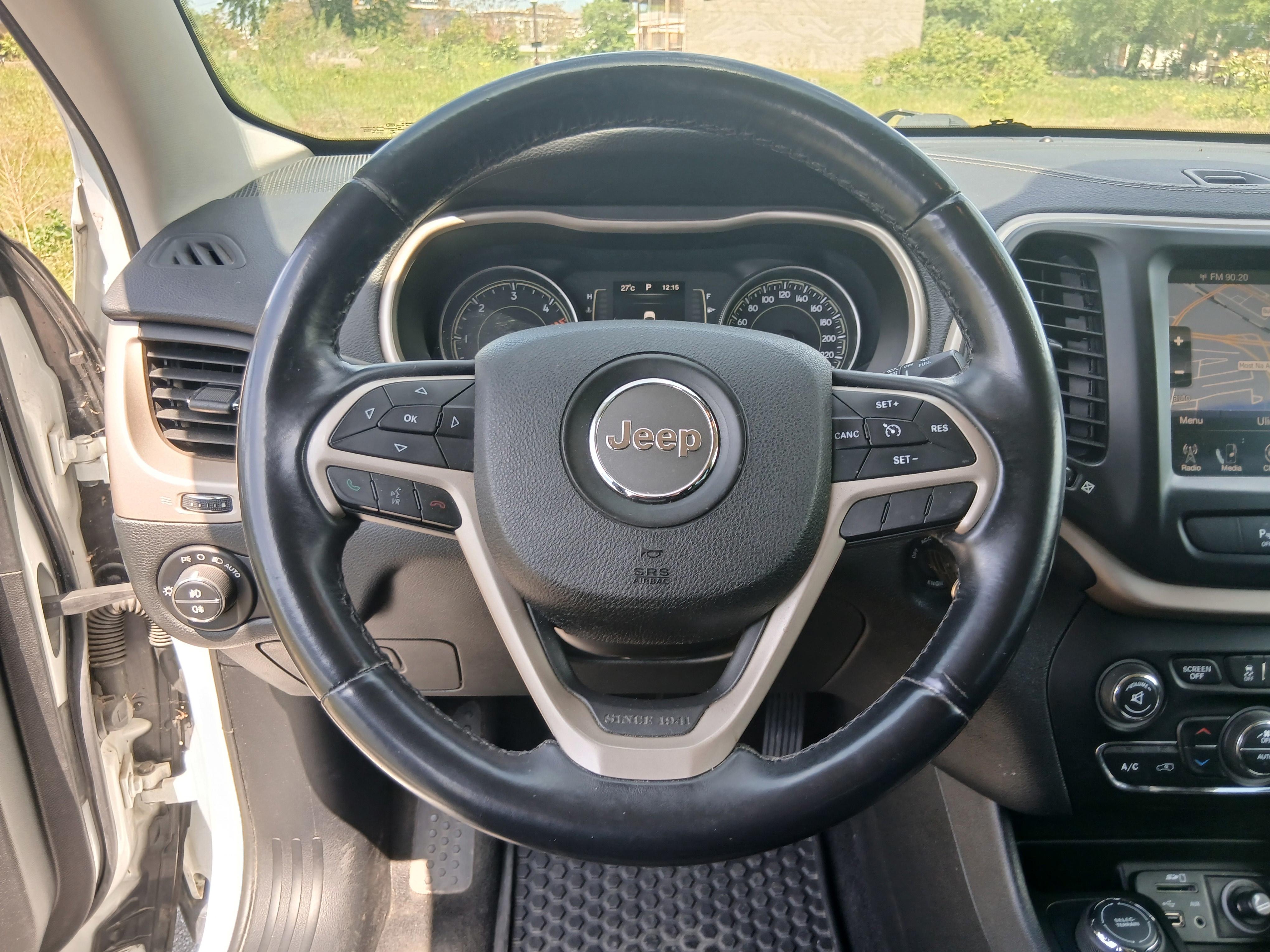 Jeep-Cherokee
