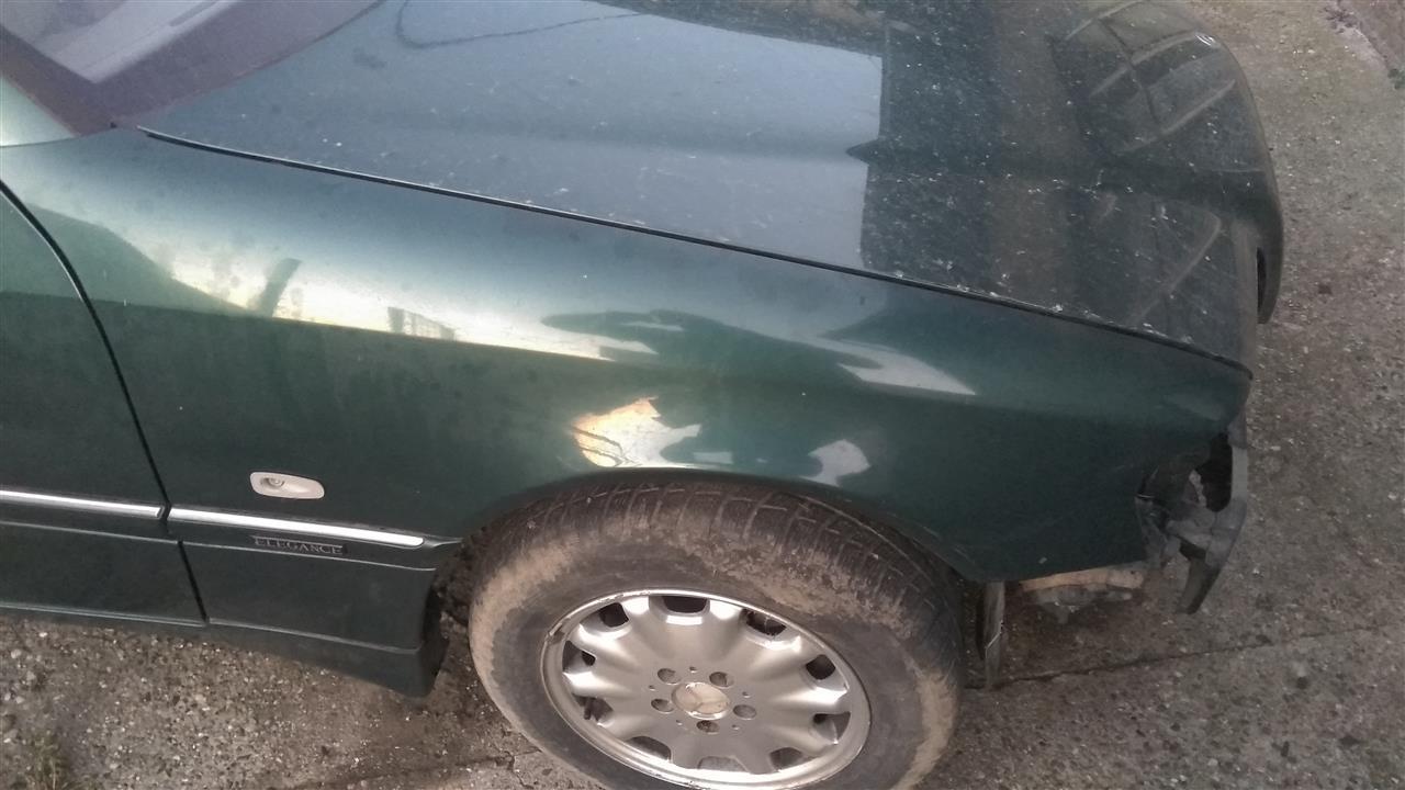 Mercedes-w202-desno-krilo-