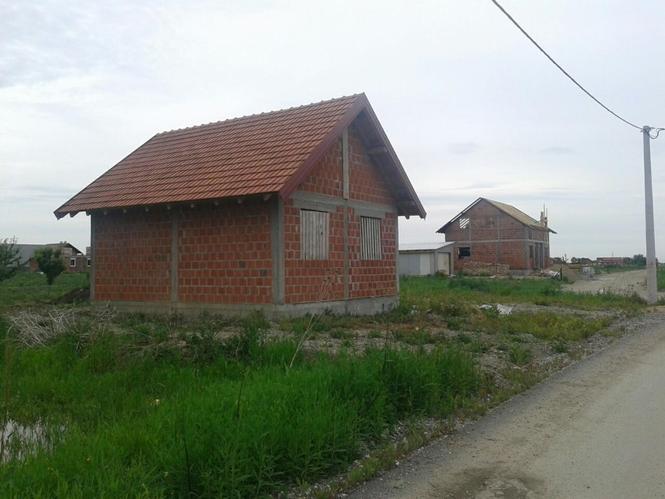 Prodajem kucu