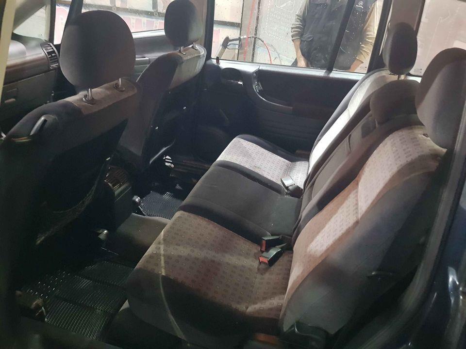 Opel-Zafira-2-0DTI